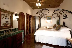 Villa privata, centro città, a 3 isolati dalla spiaggia! Piscina privata e tetto enorme - Image 2