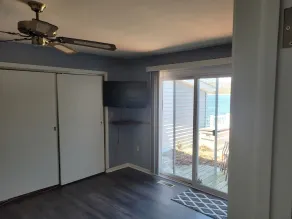Lake Front home with with pontoon boat available for rent - Image 2