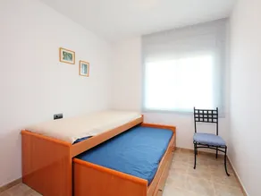 Fin lejlighed for 5 gæster med pool, WIFI, klimaanlæg, TV og balkon - Image 5