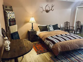 Eclectic Cabin On 20 Acres Near Red River Gorge - Image 4