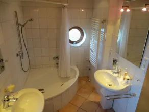 Exclusive vacation apartment, absolutely quiet, with fantastic sea views, close to the beach. - Image 3