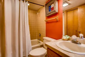 Ski-in Ski-out 2 Br Condo- Sleeps 6 People - Image 5