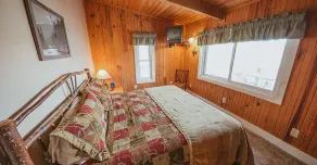 Hot tub overlooking Lake Monroe. Pet Friendly! - Image 3