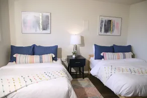 Rainier Villa, 2 minute walk to town - Image 3