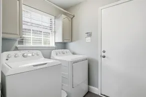 Perfect Flower Mound location-  UPDATED 3 BR- Free EV Charging! - Image 2