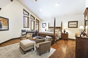 Silver Spring Stunner! - 4 bdrm + hot tub - Image 4