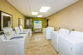 Accessible Queen Studio | Kitchen & Free Breakfast - Image 3