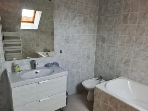 Authentisches Haus mit Garten und Parkplatz in Canville-la-Rocque - Image 3
