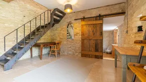 Middle Barn - Image 3