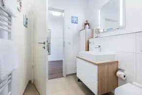 Geschmackvolles Ferienapartment für 4 Personen mit Sonnigem Balkon in Strandnähe - Image 4