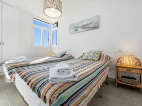 Apartment 250m beach with pool and parking - Image 5