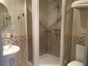 Maison charentaise traditionnelle avec piscine privée au bord de la rivière - Image 2