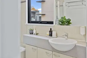Urban Boho Chic 2BR Retreat w Balcony, Perth CBD - Image 3