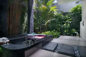 Alice Dua, villa de 2 chambres dans le centre de Seminyak - Image 2