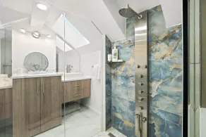 Spacious Lake Charlevoix Condo | Downtown Charlevoix | Pool, Hot Tub, Sauna - Image 4