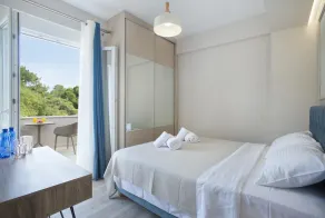 Newly Built 2-Bedroom Villa, A/C, Private Pool, 5 mins walk to Restaurants & Beach in Agios Georgios - Image 5