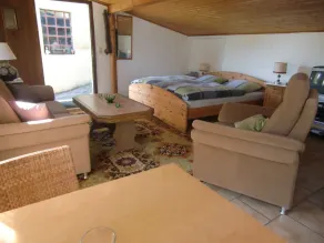 Idyllic studio near the forest - Image 5