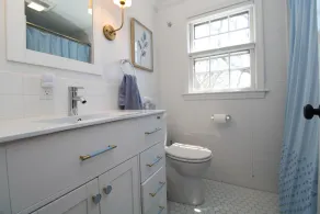 Just Renovated Waterfront Home .25 Miles To The Beach (2260) - Image 5