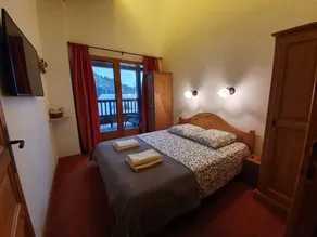 Ski in Ski Out Luxury Apartment with South West Facing Balcony! - Image 2