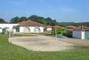 Stilfuldt resortophold i Cassen for 4 personer - Image 2