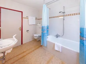 Fantastic detached chalet near the center of Kaprun - Image 2