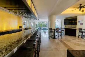  Aquamarina Beach Hotel - Image 4