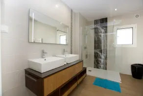 Täydellinen Pool Villa Ihanteellisesti - Image 3