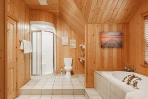 ChaletsOais Luxuriöses Blockhaus am See mit 5 Schlafzimmern, eigenem Whirlpool und Sauna - Image 3