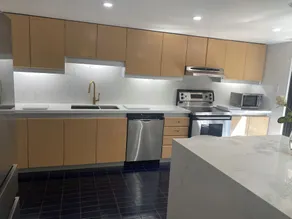 Unrivaled Location on Yorkville Ave 2000sq.ft-1 BED (8% PROMO Oct - 01/31/2027) - Image 3