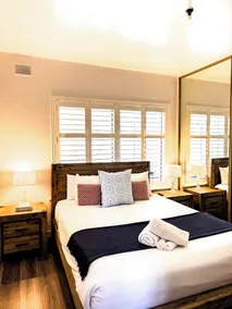Comfortable 2BR Retreat Near the Waterfront - Image 5