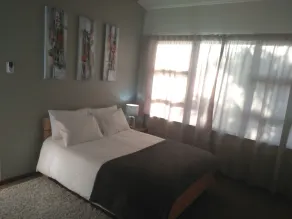 Rusoord Self-Catering Apartment - Image 2