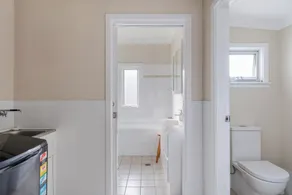 Ulladulla - Sleeps 8! Pet Friendly! WIFI! Aircon!\nflat yard for pets and kids. - Image 2