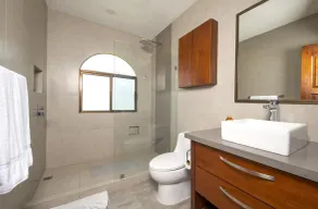 Newly Remodeled Beachfront Condo, Ground-Floor Terrace & Direct Access to Playa Flamingo - Image 2