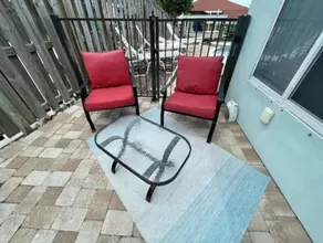 Prime Location! 5min to the Beach/Cruises - Image 4