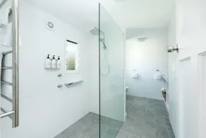 Original 1950's beach cottage - Image 3
