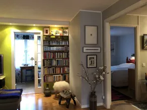 Bright & cozy apartment in a central & popular area next to main fairs & events - Image 2