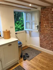 16 Century Farmhouse Cottage, foothills of iconic Glastonbury Tor. - Image 3