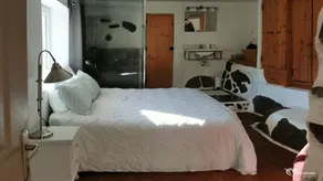 Usædvanlig gîte i klippen med udsigt over garriguen - Image 3