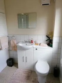 Comfortable and spacious apartment near Bakewell in the Peak District. - Image 4