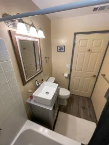 Clean and Bright Cottage, 3 bedroom with Game Room and Laundry! Big fenced yard. - Image 5