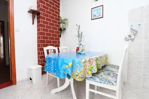 Two bedroom apartment with terrace and sea view Vinišće, Trogir (A-10241-b) - Image 5