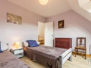Authentic Valley Retreat with Private Parking - Image 4
