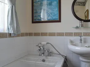 Old Saddlers Cottage - Image 5