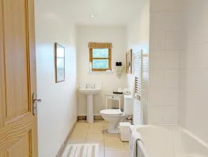 The Cottage at Hale Hill Farm -  a cottage that sleeps 5 guests  in 2 bedrooms - Image 4
