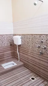 3 Bedroom Comfort Home - 2 minutes to the hospitals and super stores - Image 3