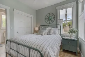 Seabrook Creekside Cottage | Hot Tub, Location 3BR | Sleeps 6, South Farm - Image 3