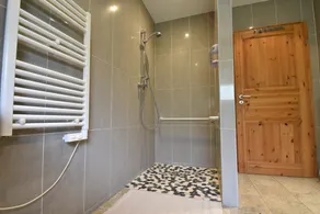 Wheelchair-Friendly Escape - Image 2