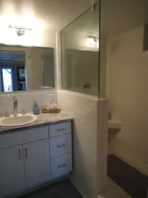 Waterfront Beach Apartment 15 Min From Seattle - Image 5