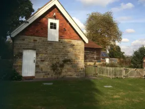 Stunning converted barn set in 80 acres of glorious English countryside - Image 5