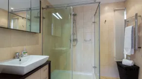Geräumige 2 Schlafzimmer, 3 Badezimmer Victory Village Wohnung in Quinta do Lago - Image 3